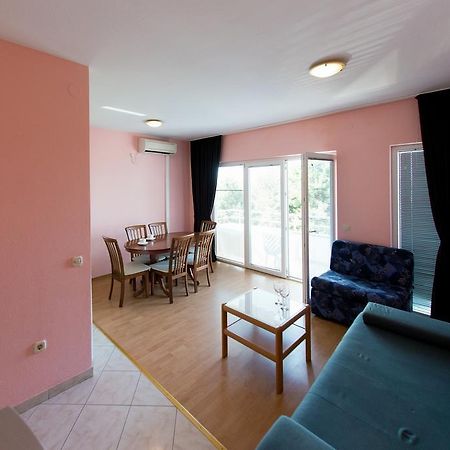Apartments Danijela 2 Sukosan Bagian luar foto